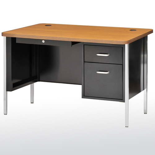 600 Series Steel Teachers Desk